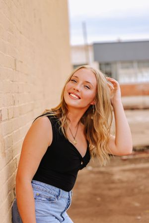 Alley Way Senior Photos