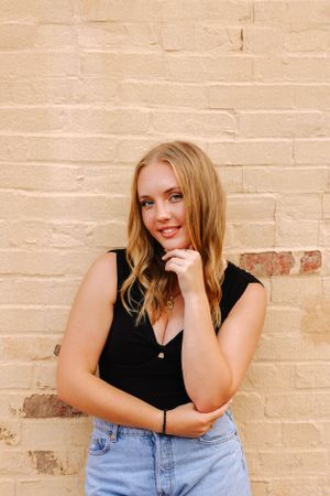 Alley Way Senior Photos