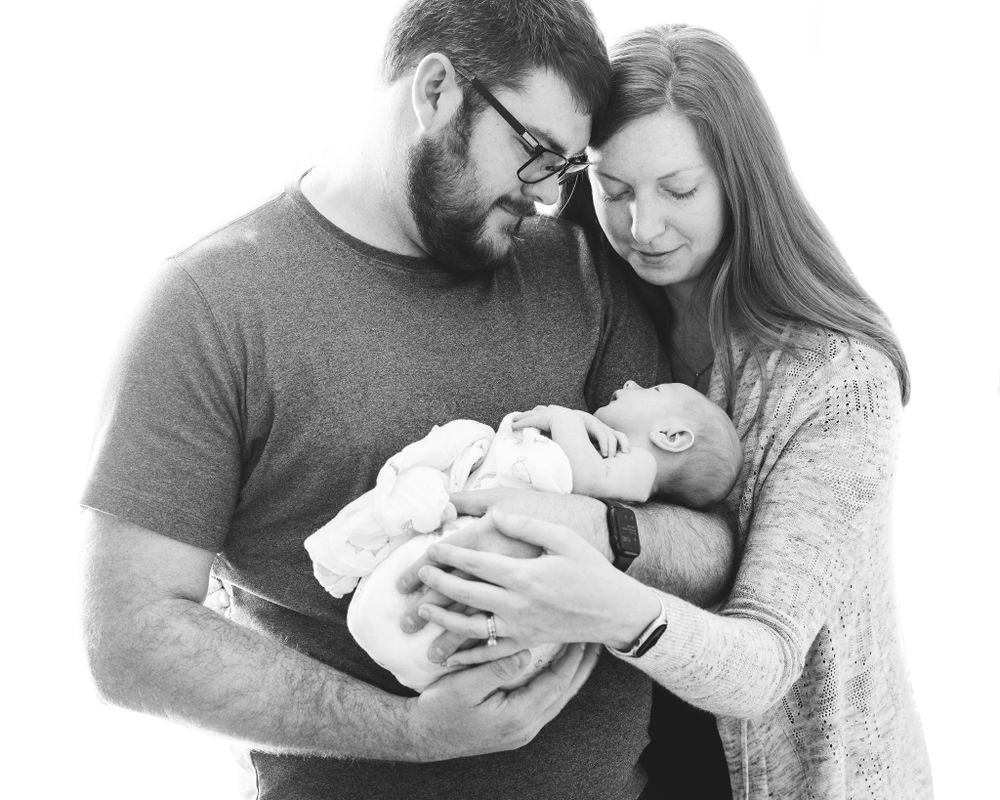 Michelle Deppe Photography in Salt Lake City Utah with a newborn and family.