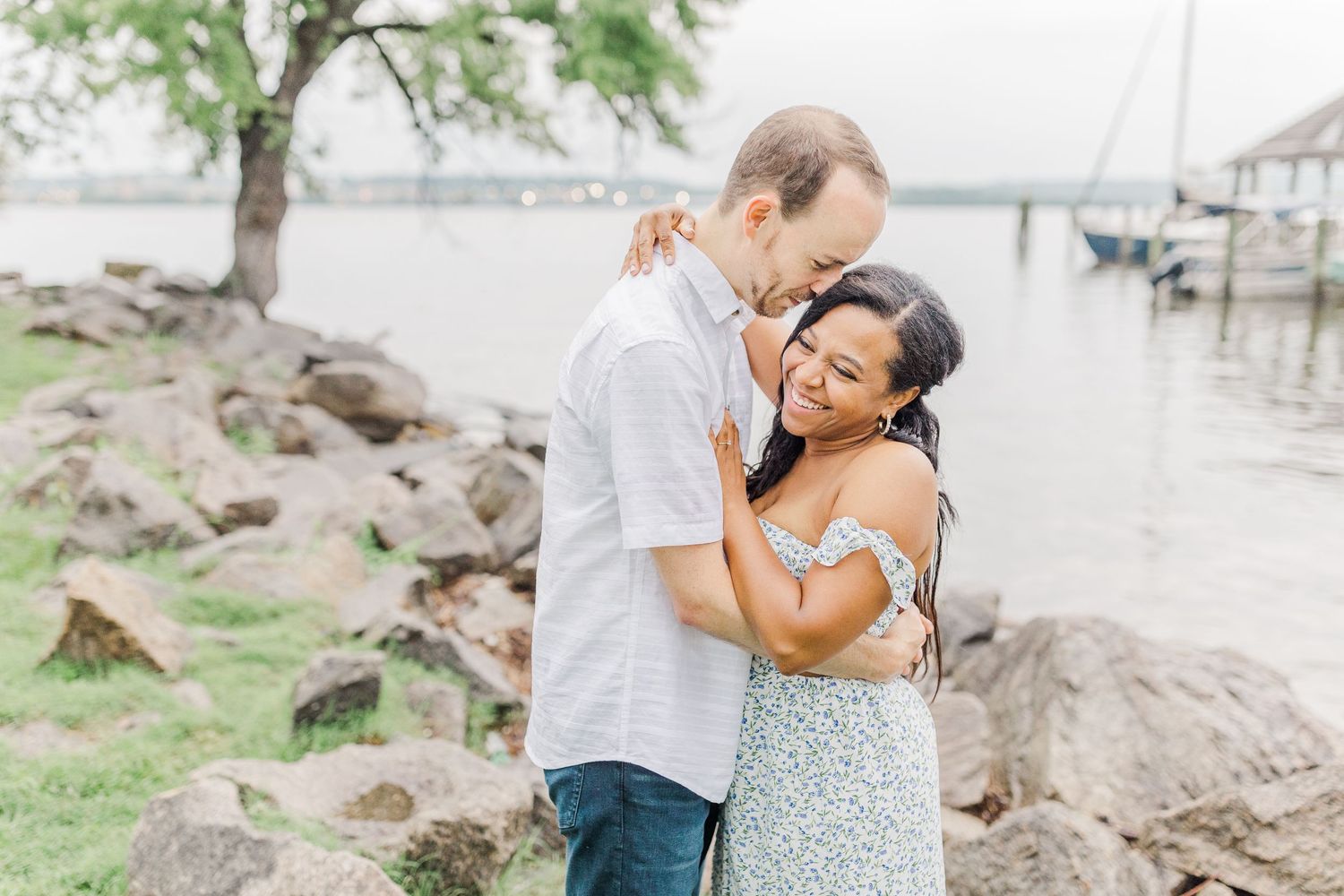 OLD TOWN ALEXANDRIA VIRGINIA ENGAGEMENT PICTURES FOUNDERS PARK