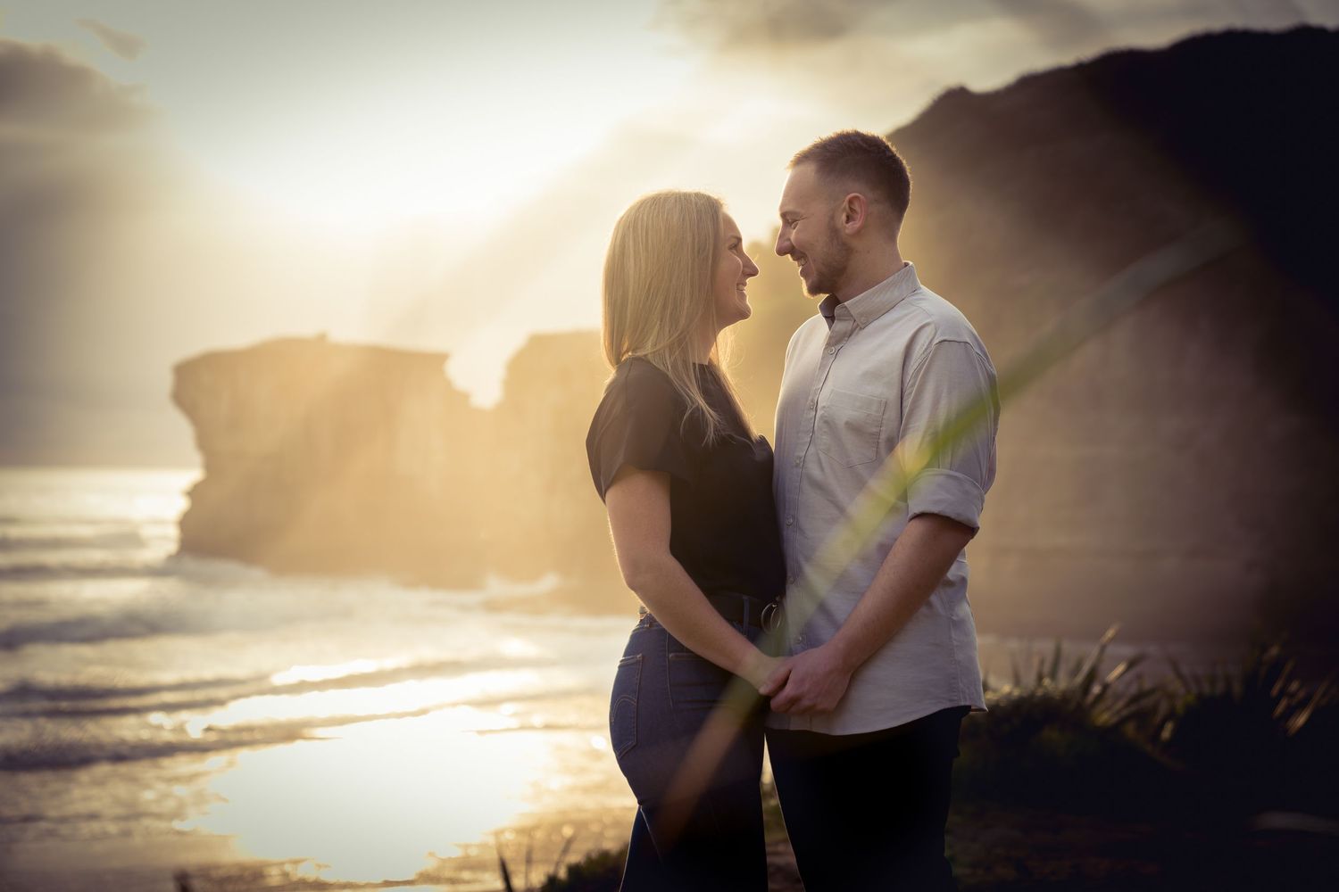 Muriwai Beach, engagement shoot, golden hour, couple