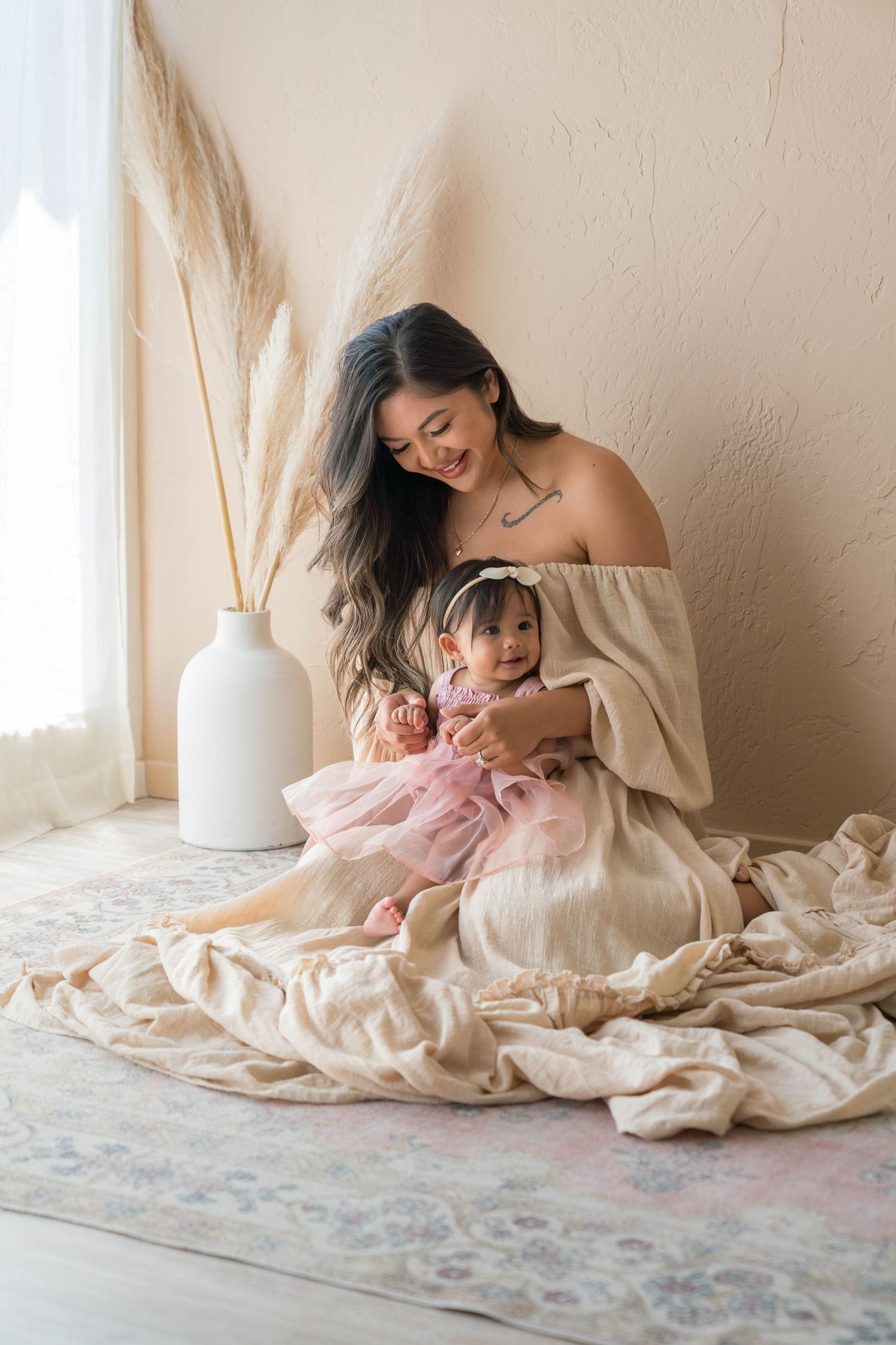 #Latinaowned
#NewbornPhotography
#LAnewborns
#MaternityPhotographyLA
#MaternityAndNewborn
#LALifestyphotographer