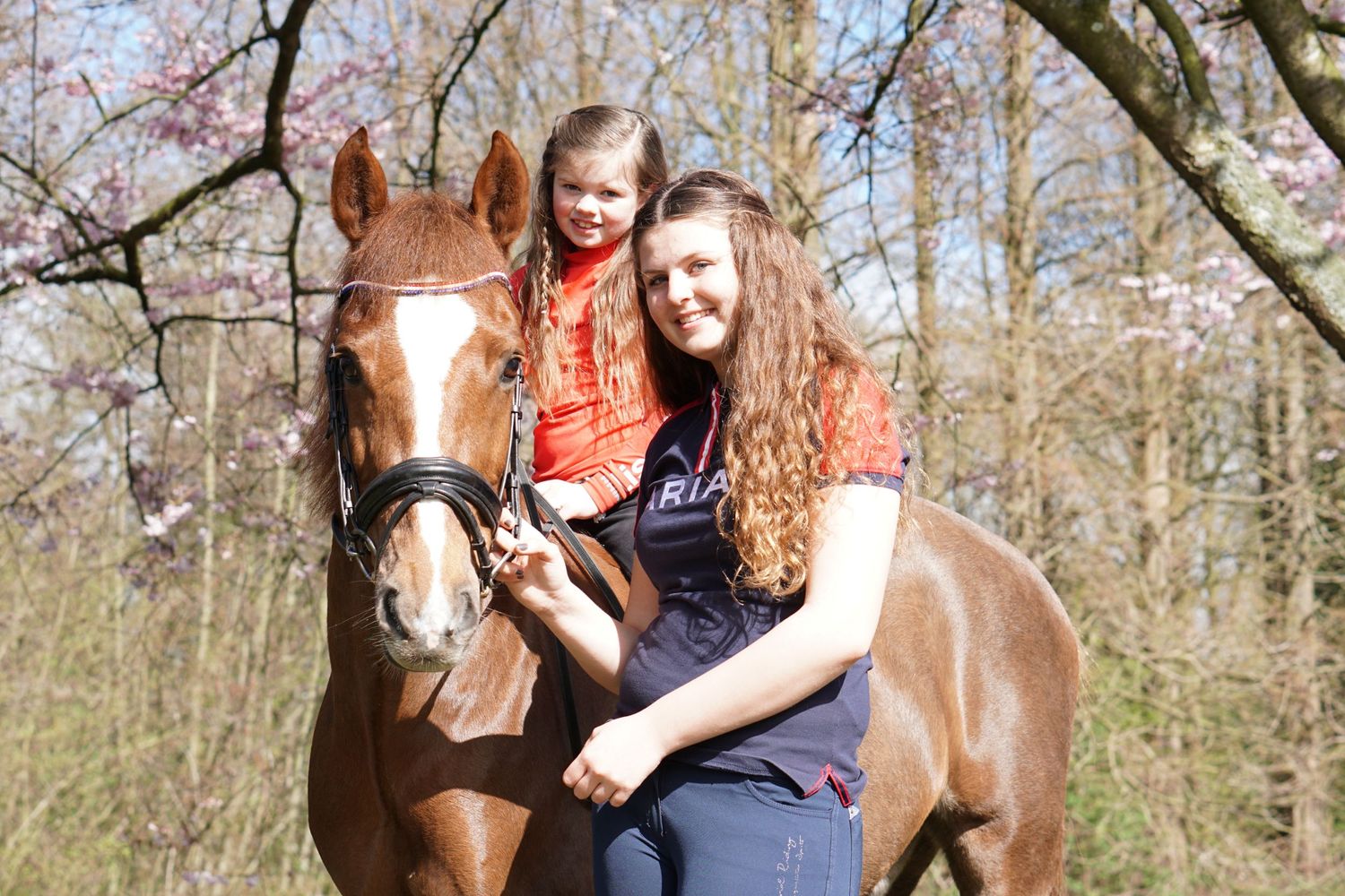 portret bloesemshoot stalshoot meisje pony