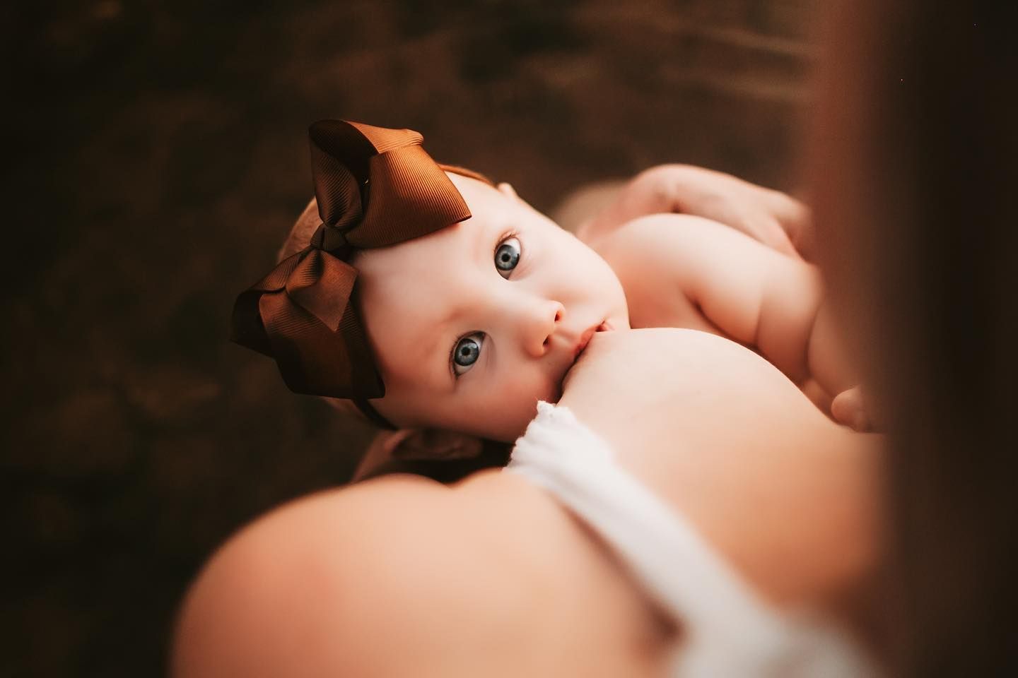 Michigan Based - Motherhood and maternity photographer.
