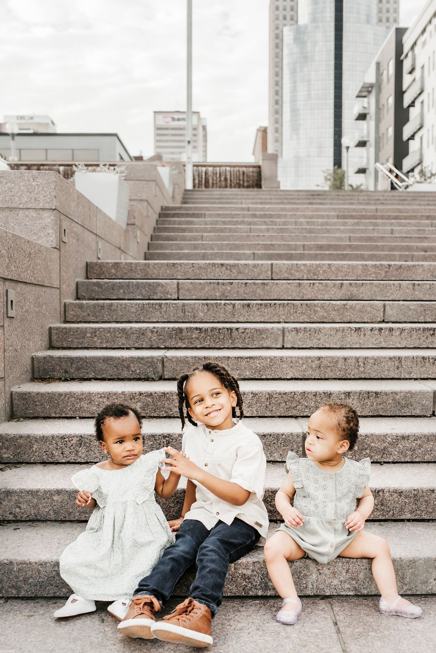 family photo session in downtown cincinnati