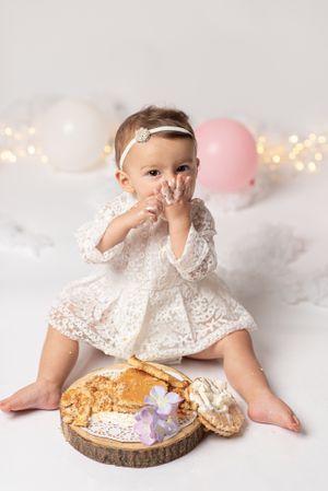 bebe-mangia-torta-primo-compleanno