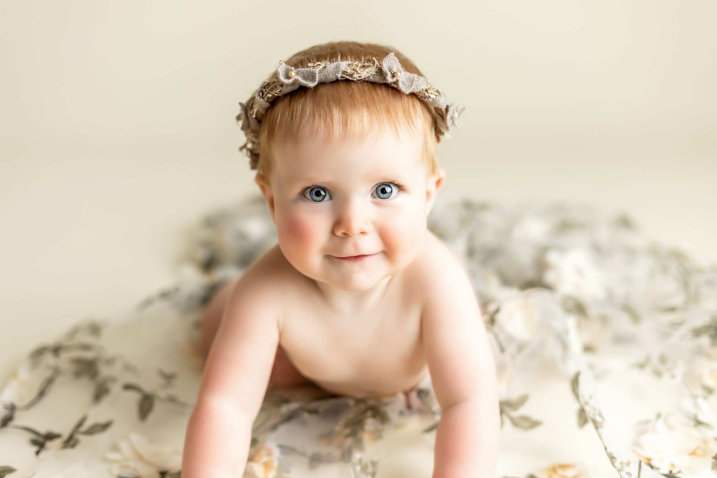 Milestone session with a 6 month old girl. Greenville, SC newborn photographer, Easley, SC Newborn photographer