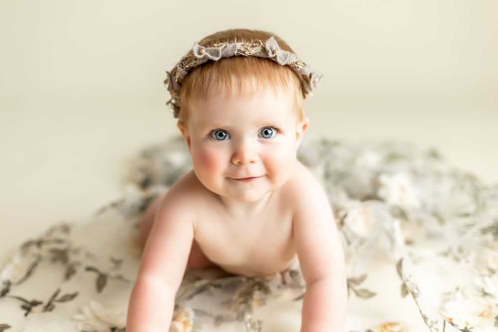 Milestone session with a 6 month old girl. Greenville, SC newborn photographer, Easley, SC Newborn photographer