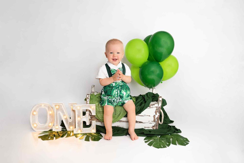 Birthday photography pregnancy photography newborn photography child photography family portrait photography Oxfordshire