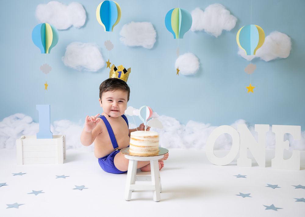 Clouds Smash Cake