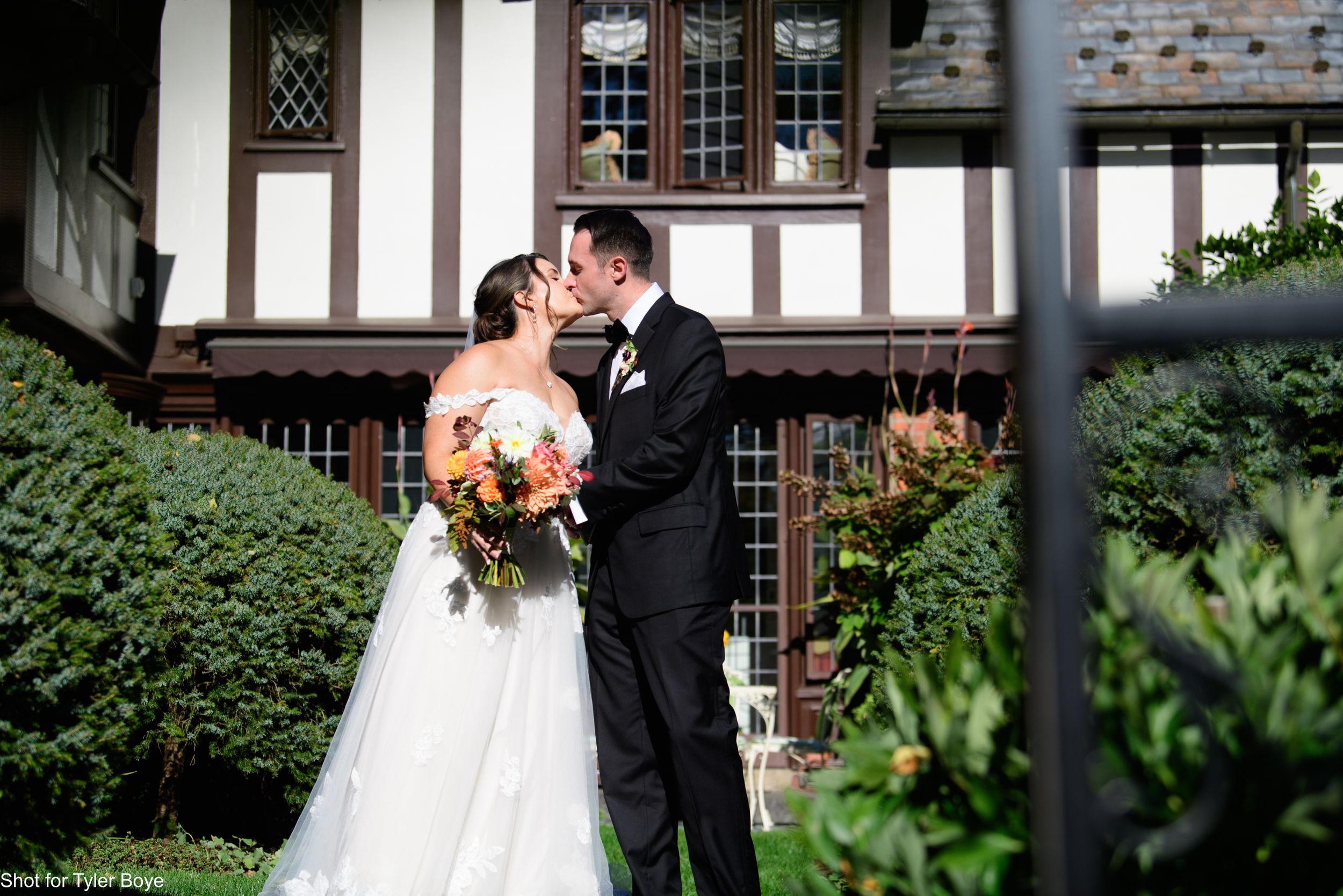 wedding photography, bride and groom, portrait