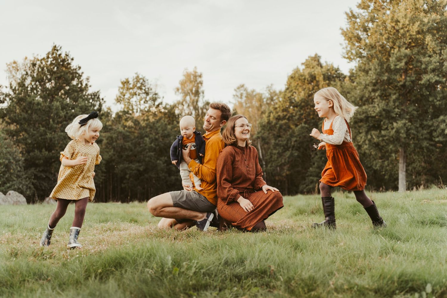 Naturlig familjefotografering