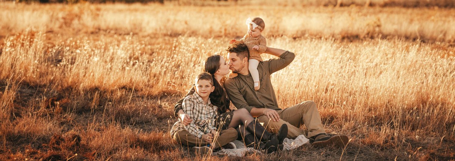 Altus Lawton Medicine Park Quartz Mountain State Park, Family Photoshoot Session, siblings mother, fields, Oklahoma sunset, trails, baby