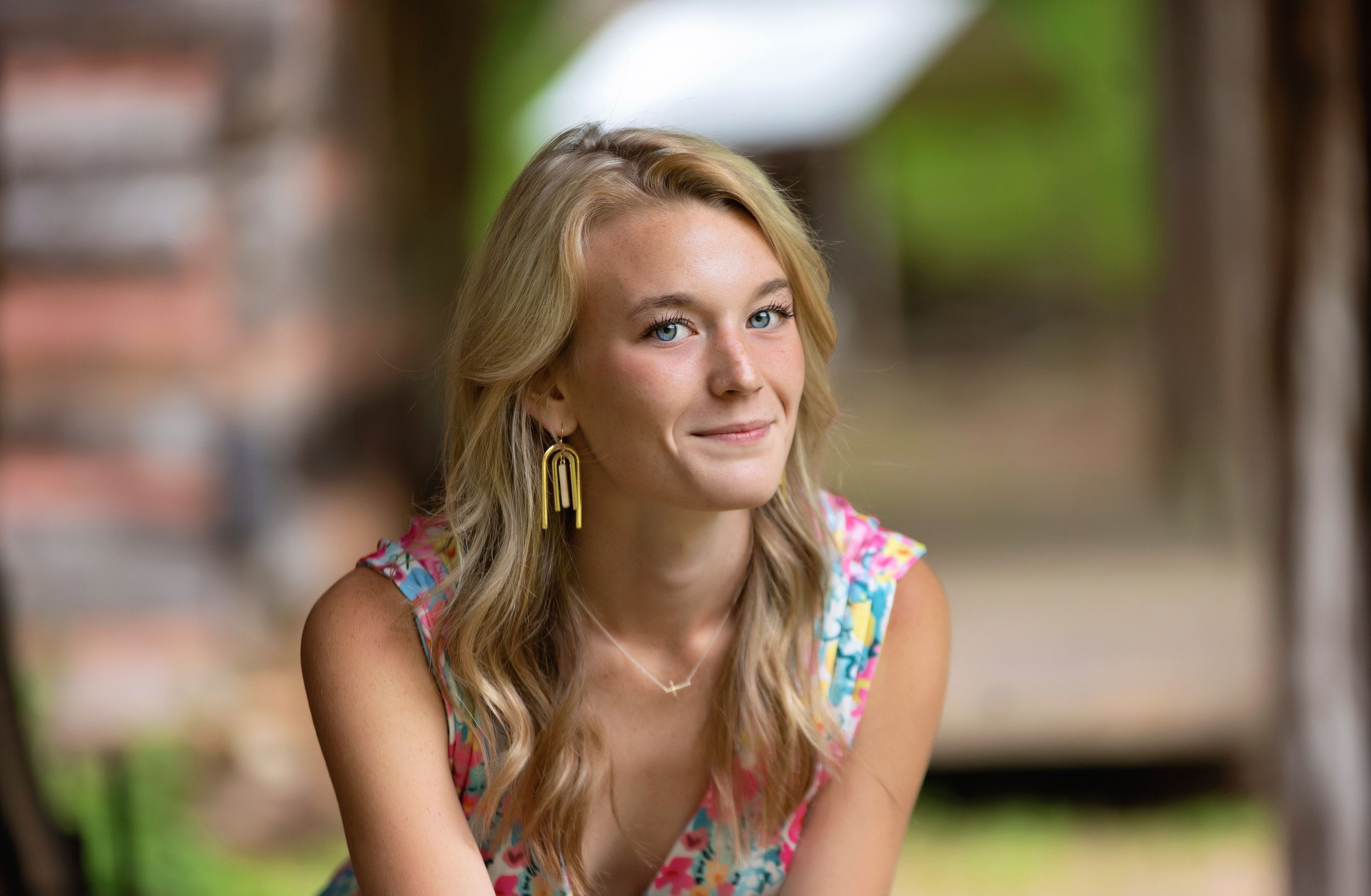 A senior session with a young lady smiling at the camera. Greenville, SC newborn photographer, Easley, SC Newborn photographer
