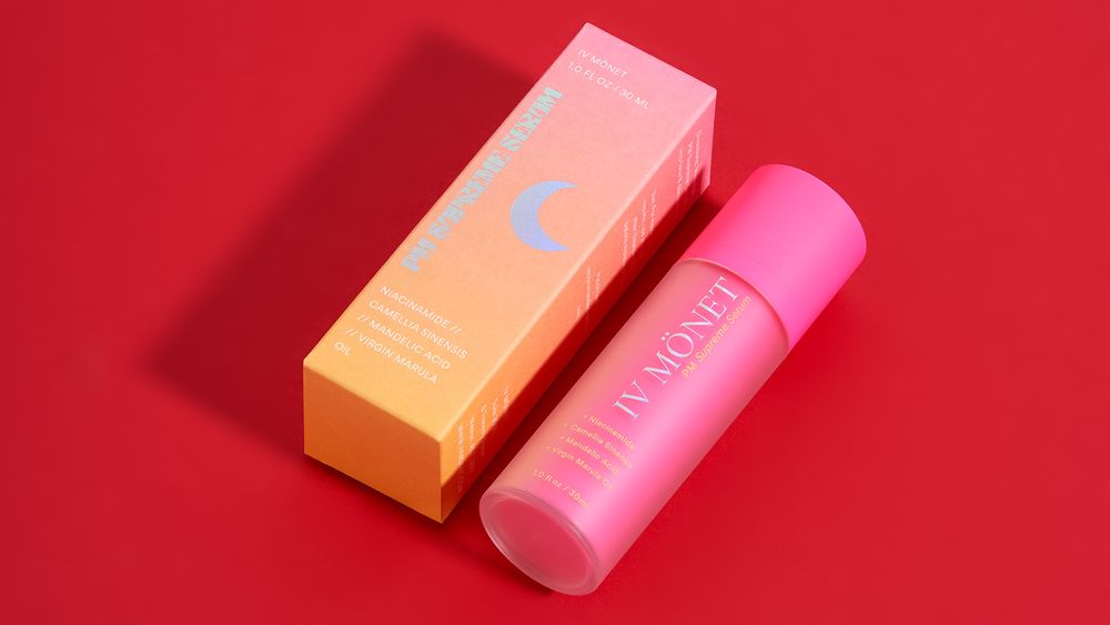 Red facial serum for evening use