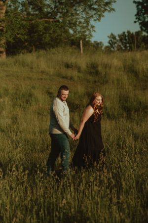 creative engagement photographer davenport iowa