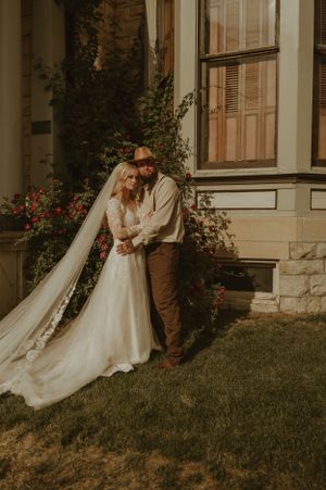 wedding at the renwick mansion davenport iowa