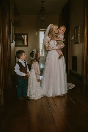 wedding at the renwick mansion davenport iowa