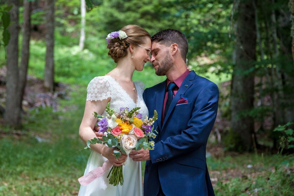 Photo d'un beau couple le jour de leur mariage à Autrans
