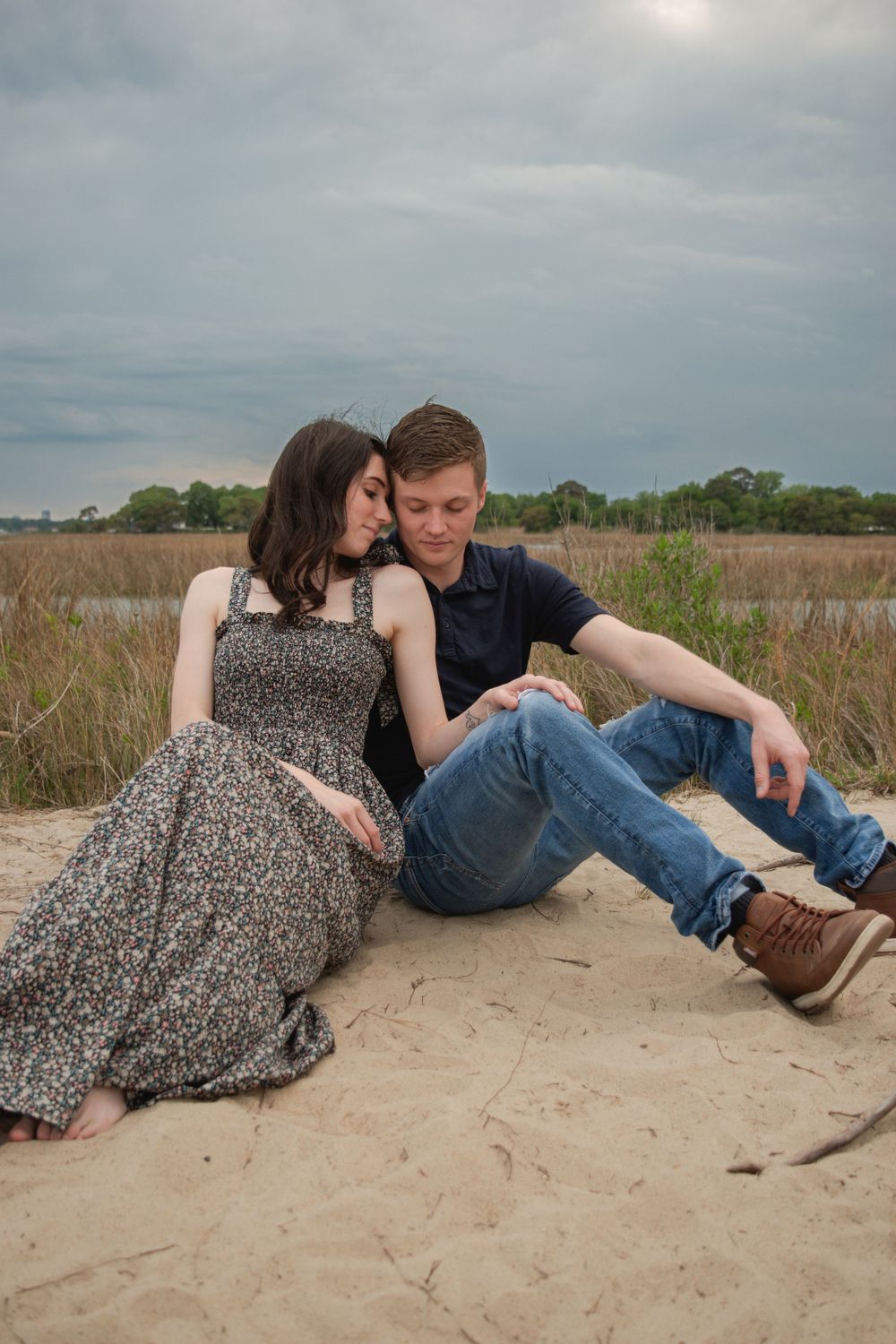 Virginia based engagement and wedding photographer capturing the authentic love between you and your partner.