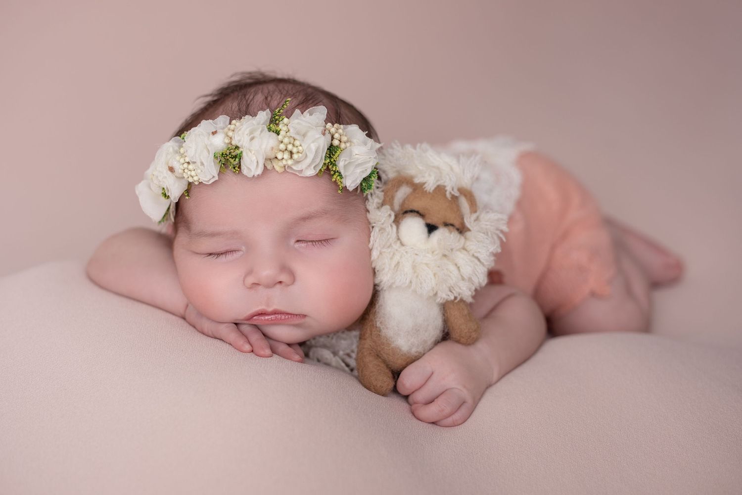 #newbornphotoshoot #newbornphotographywigan