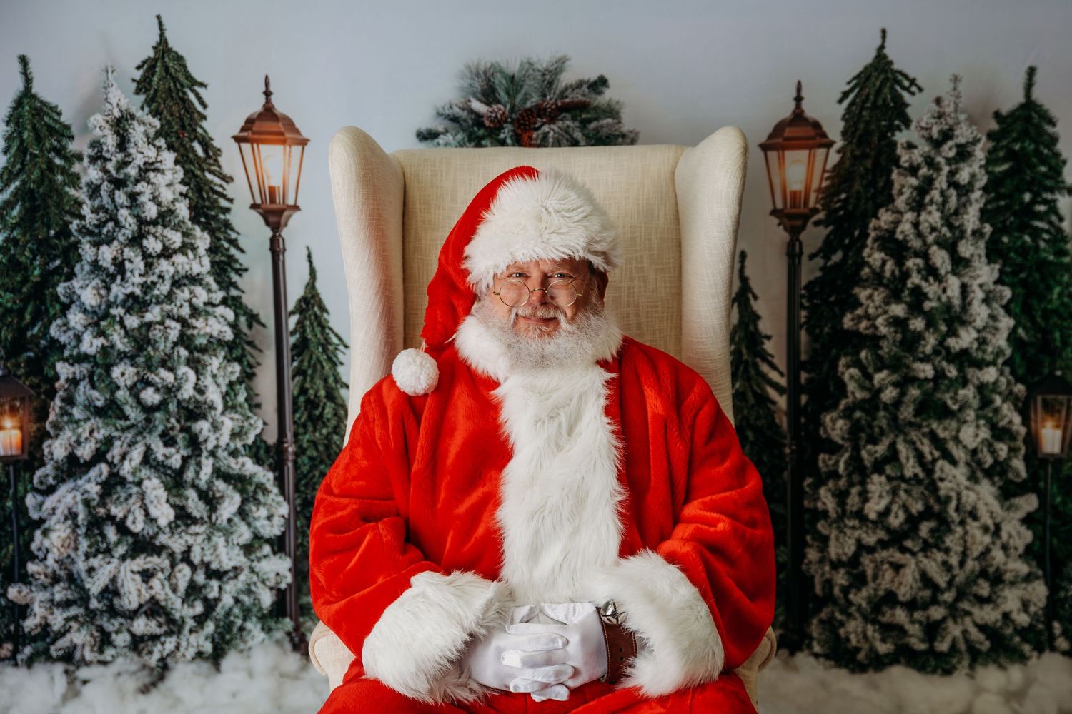 Santa mini session studio season winter photographer local wny buffalo east aurora