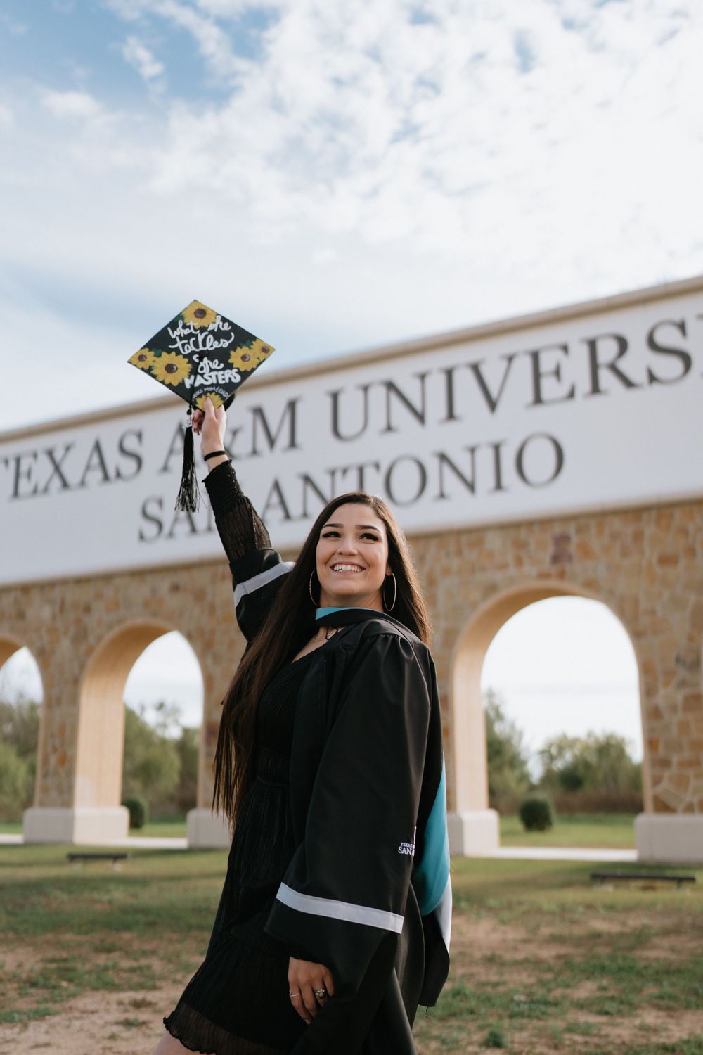 Graduation Photos at texas am Mayfields Photography San Antonio