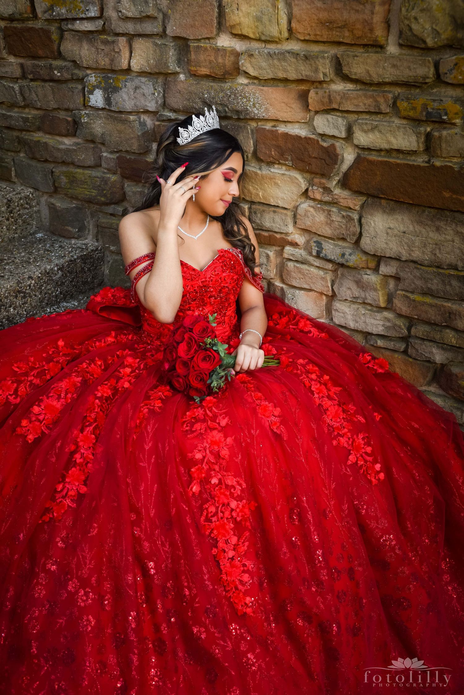 QUINCE IN A RED QUINCE DRESS PHOTOSHOOT QUINCEANERA PHOTOGRAPHY FOTOLILLY PHOTOGRAPHY DFW’S BEST QUINCE PHOTOGRAPHERS