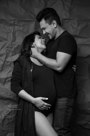 Aditya Narayan pregnancy shoot