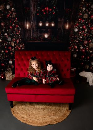 Cleveland Ohio Christmas Family Photographer