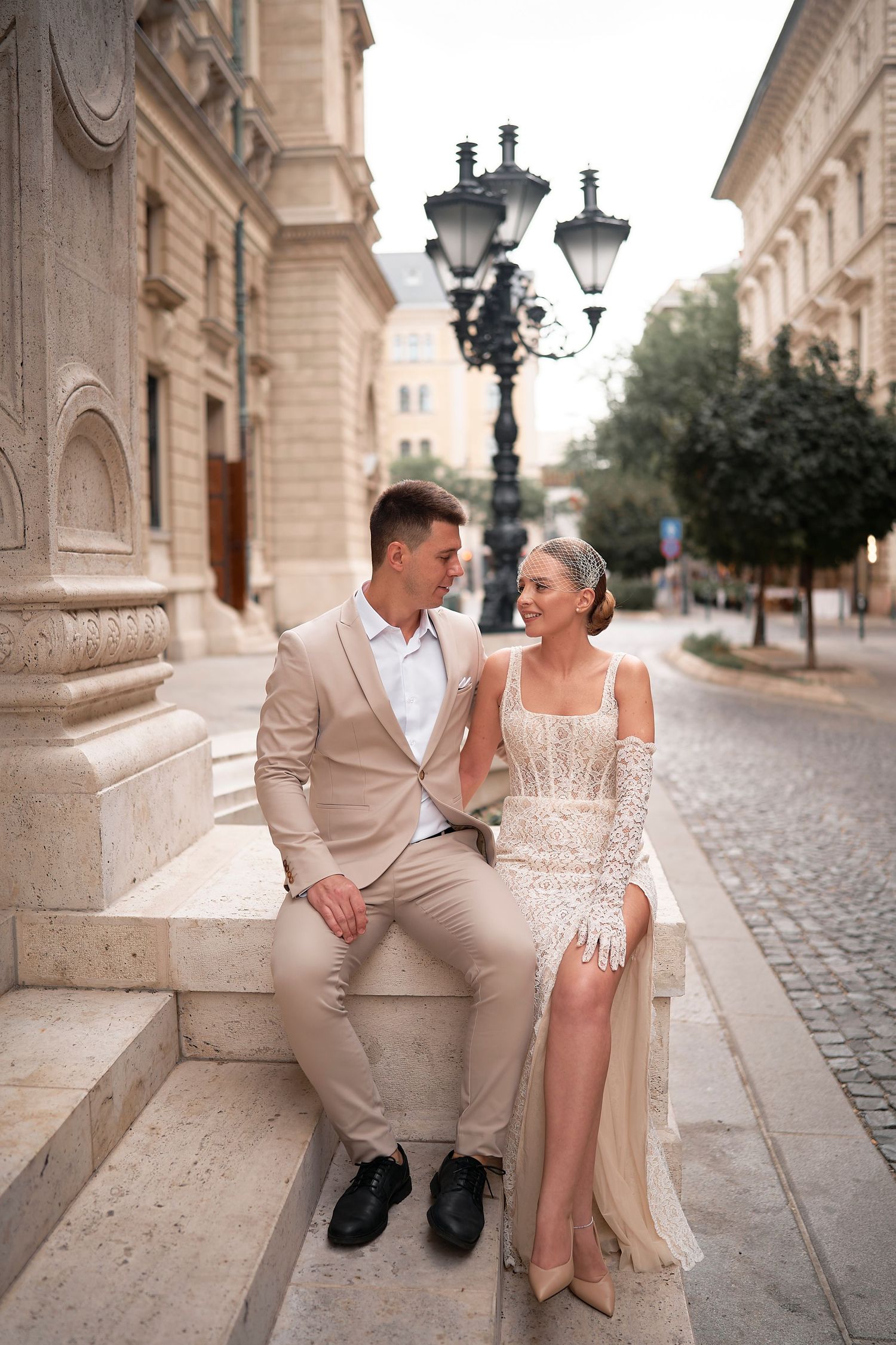 arany-bastya-budapest-wedding-details-romantic-table-decor-with-city-view-and-intimate-reception-setup.jpg