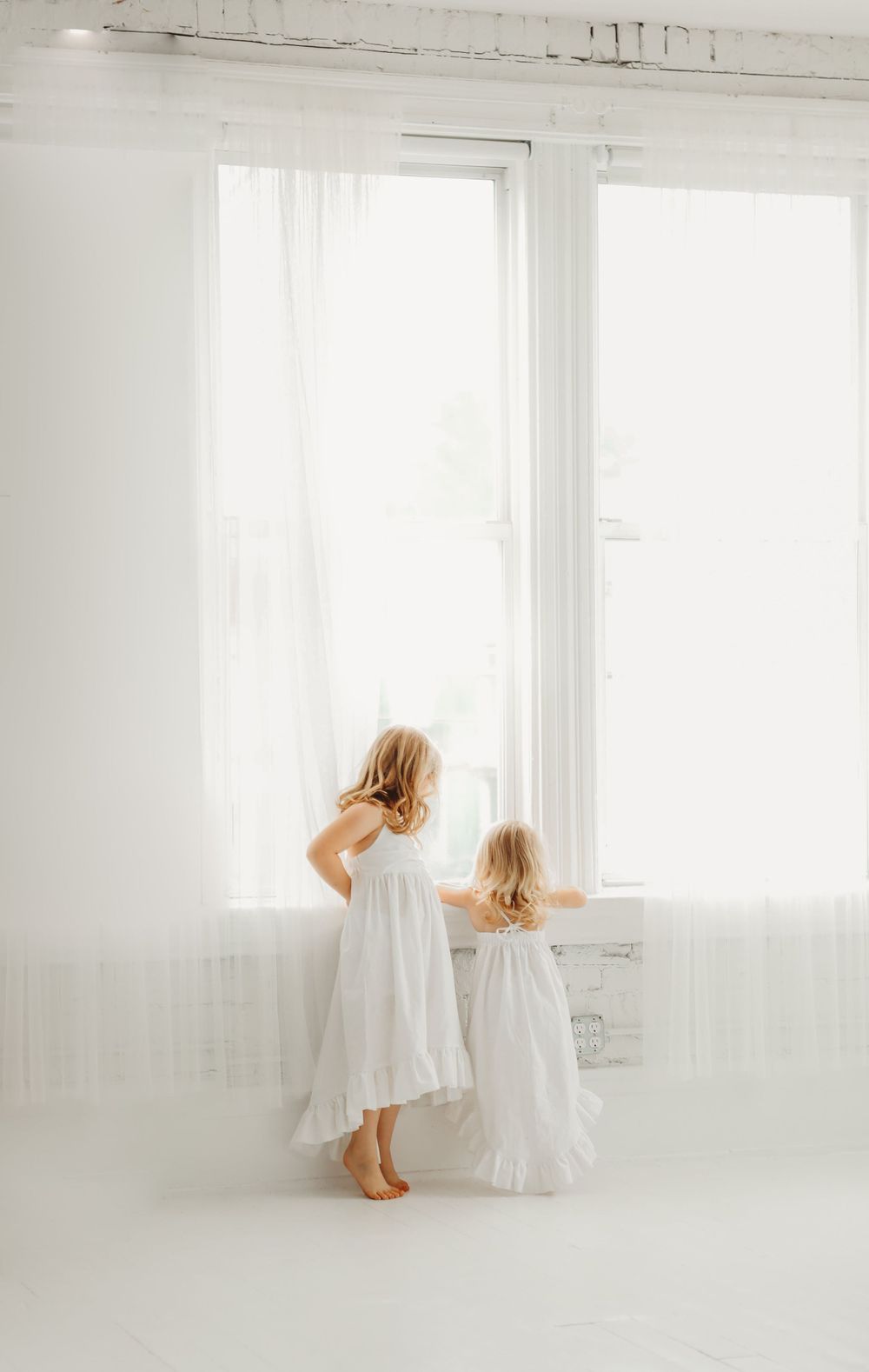 children baby and toddler photography in cincinnati ohio lifestyle family photos in locust in vine