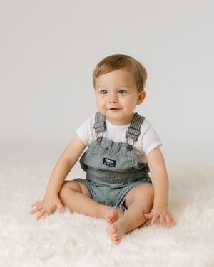 I'm a family photographer in Oxford, OH near miami university specializing in newborn photography, cake smash photography and families