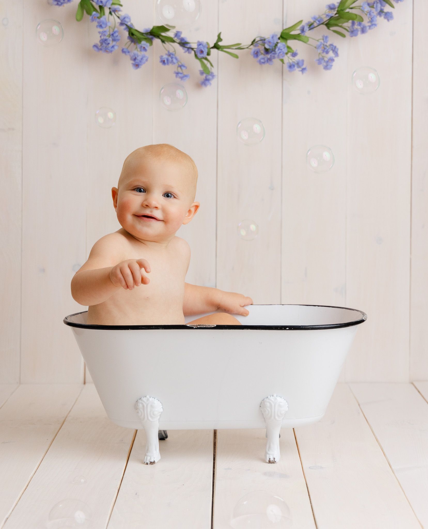 I'm a family photographer in Oxford, OH near miami university specializing in newborn photography, cake smash photography and families