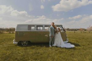 bruid en bruidegom voor volkswagen