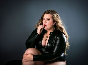 Elegant boudoir portrait by Imageana in Bradenton-Sarasota — empowering, intimate, and beautifully captured in a private studio.