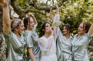Bride and bridal party getting ready at Canning airbnb, Canning, Nova Scotia Canada