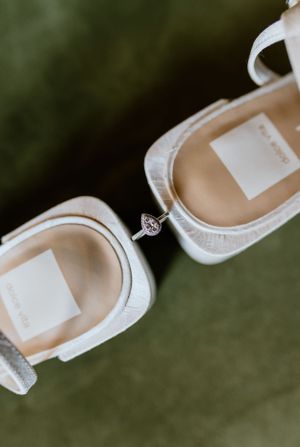 Bride and bridal party getting ready at Canning airbnb, Canning, Nova Scotia Canada