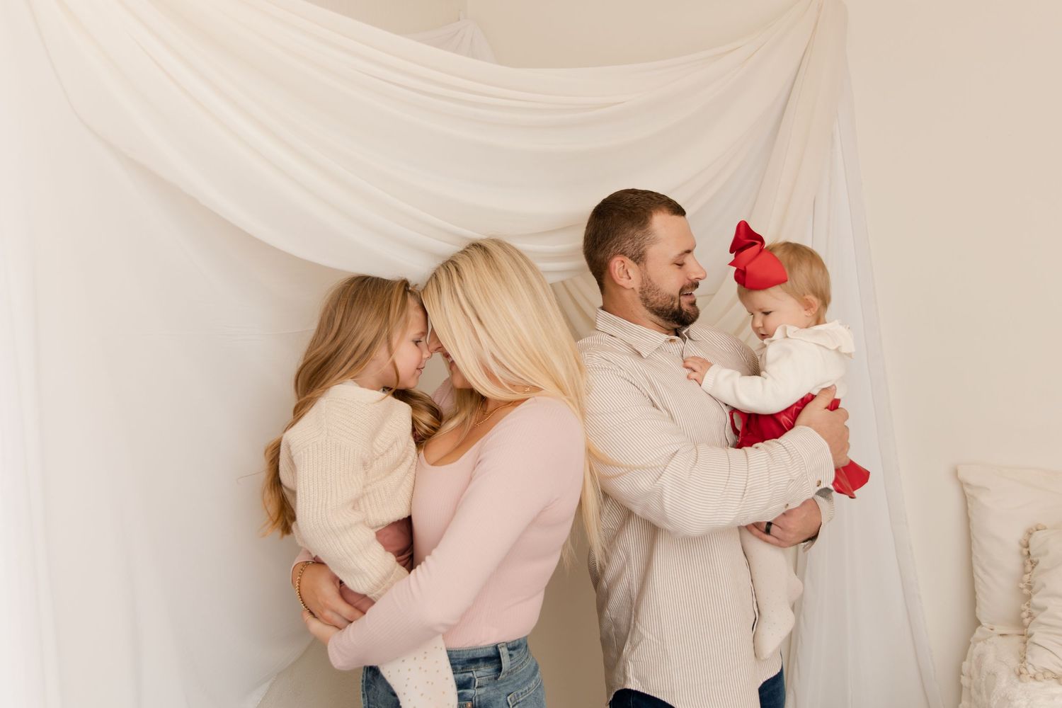 Ohio Photographer, Cleveland Photographer, Family Photographer, Family Photos, Lifestyle Photographer, Candid Photos
