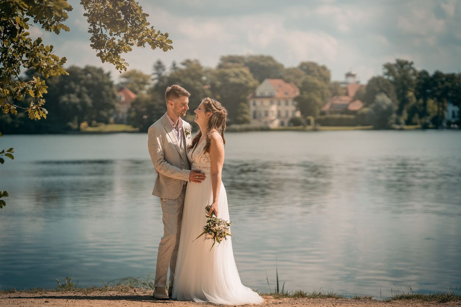 Professionelle Hochzeitsfotografie im Neuen Garten.