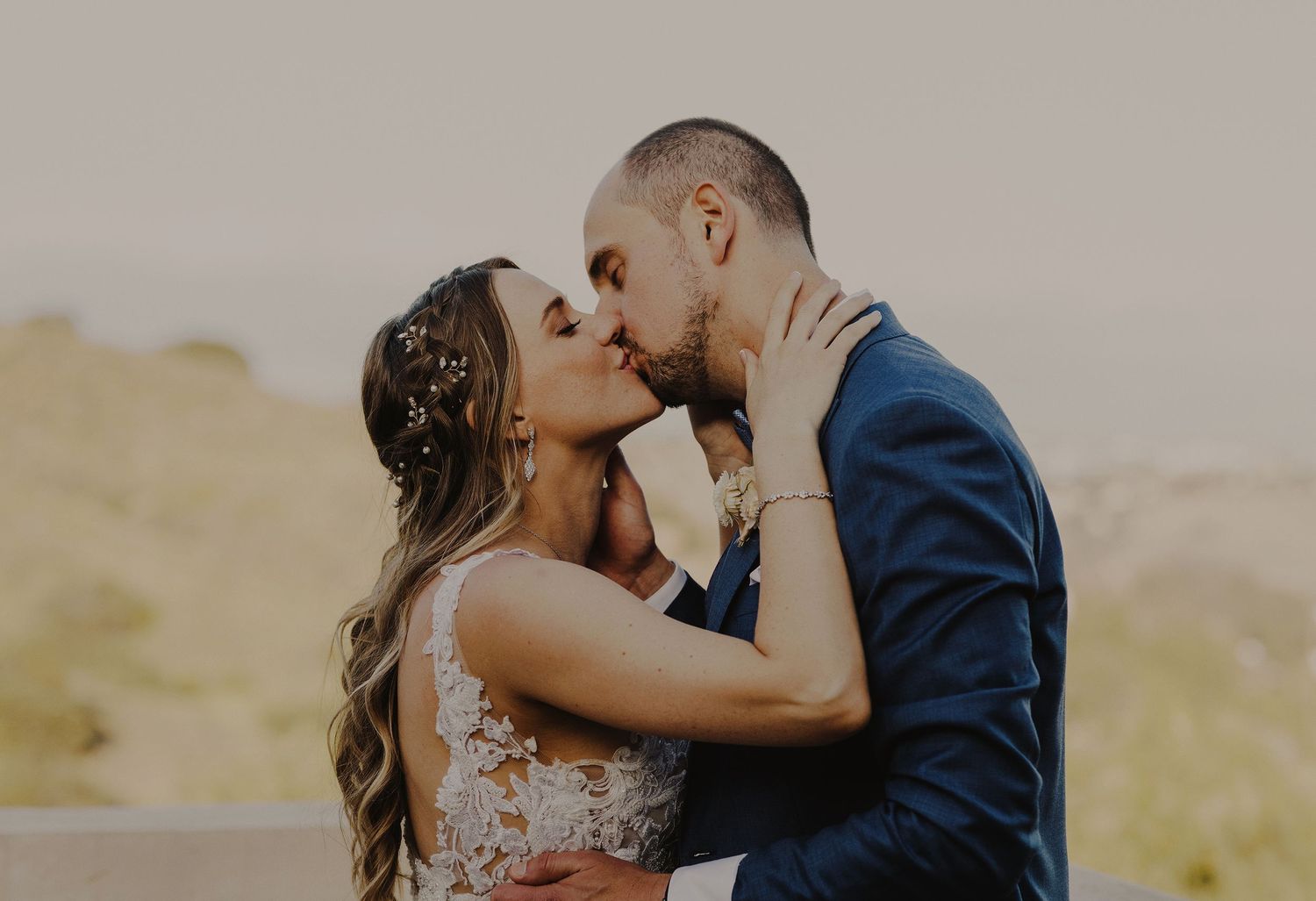 E Noelle Photography backyard wedding in Hidden Hills Los Angeles, bride and groom kissing