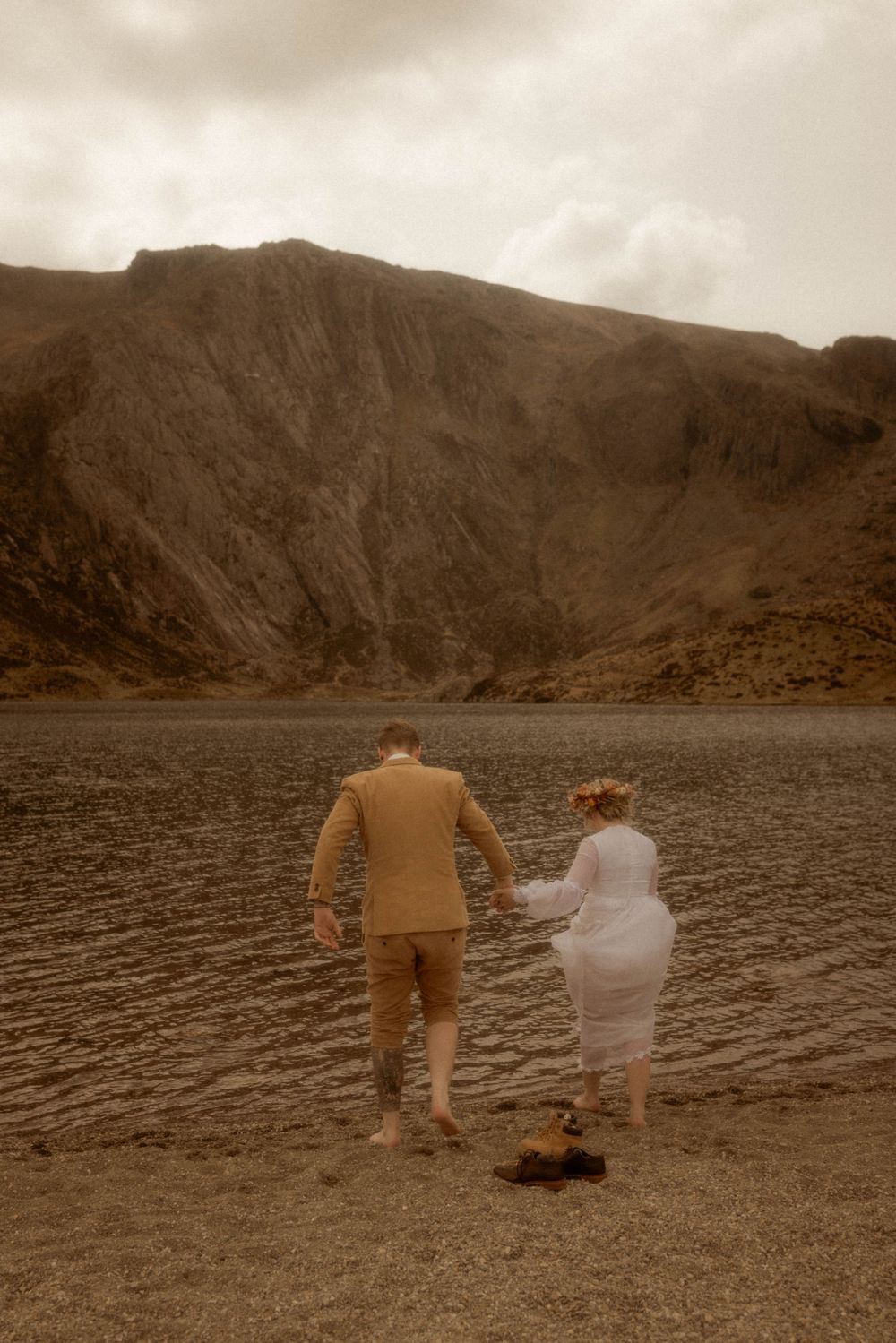 Llyn idwal wedding elopement photography snowdonia ogwen valley