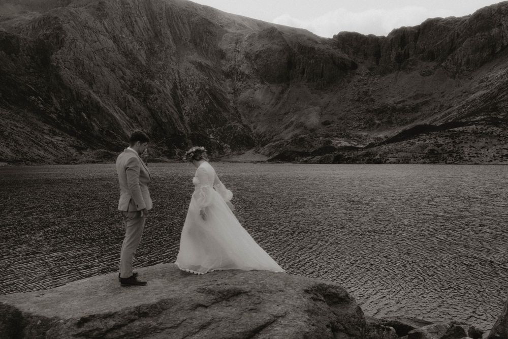 Llyn idwal wedding elopement photography snowdonia ogwen valley
