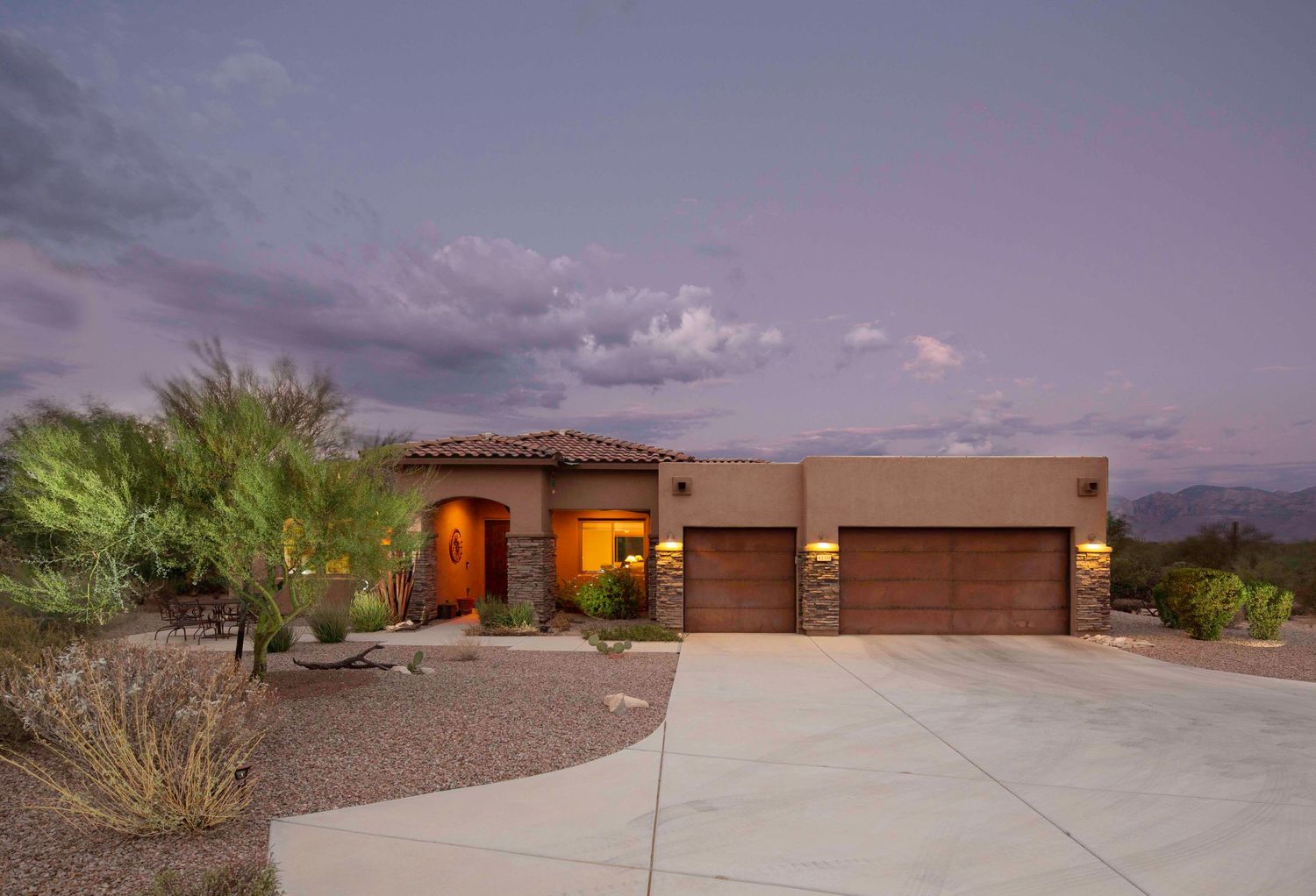 Night Glow photo of Home in Marana Arizona