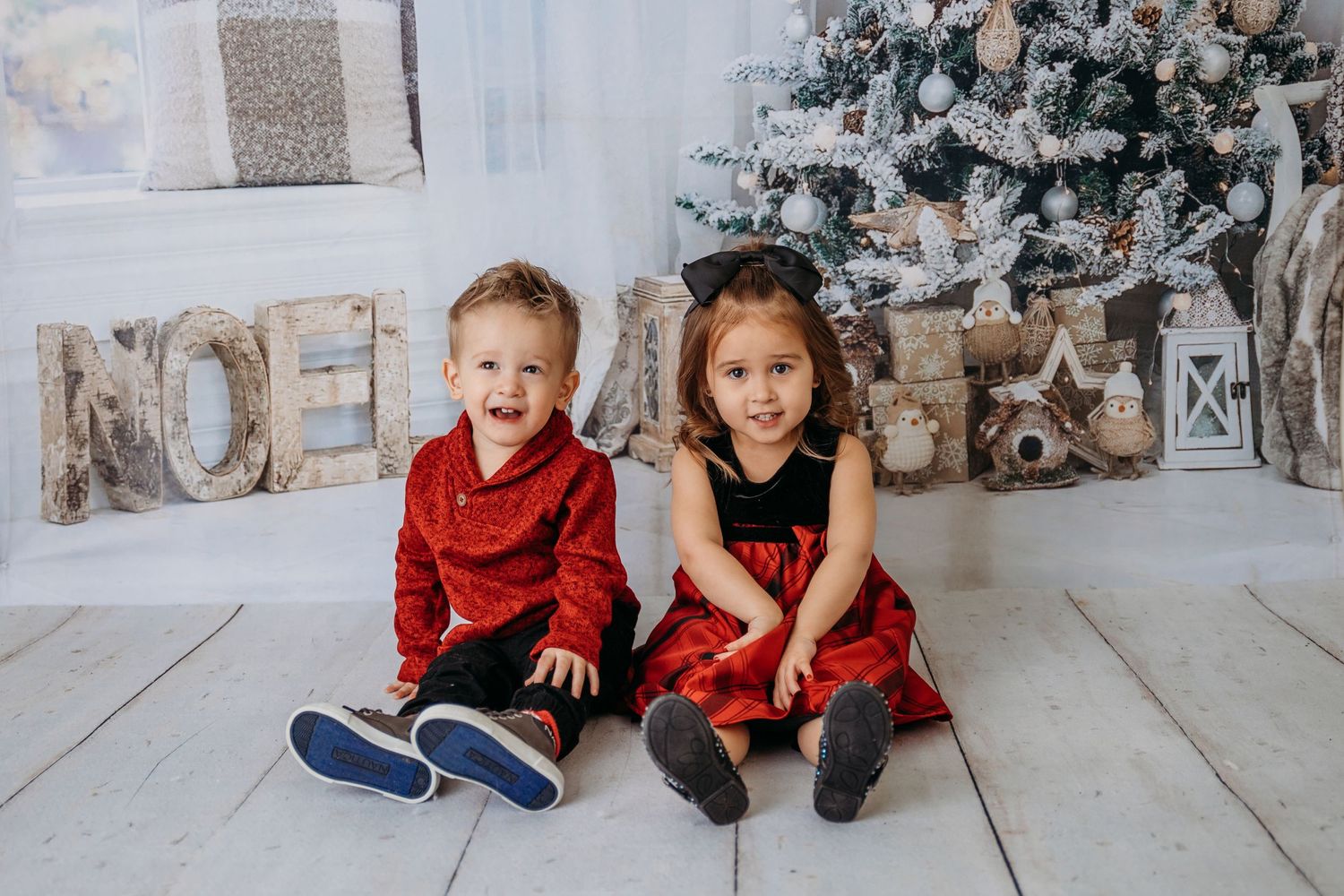Christmas holiday winter mini sessions studio local buffalo ny wny east aurora booking 2023