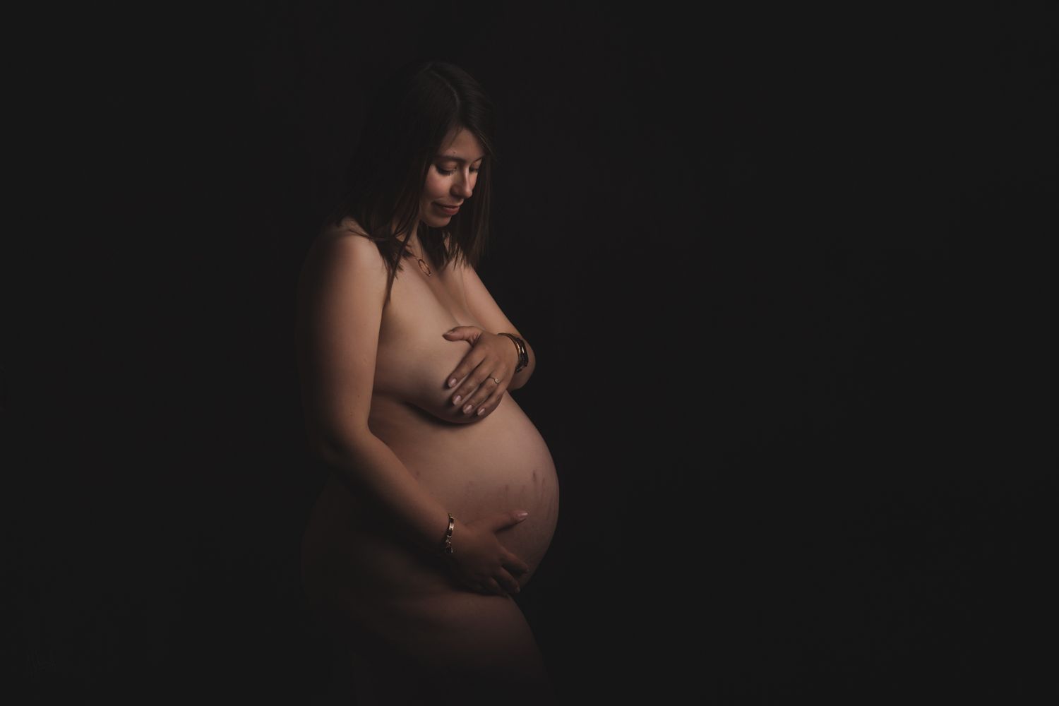 Photographie de grossesse en studio dans l'Aisne