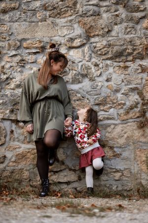 L’amour d’une maman – séance photo en extérieur à Neuchâtel avec sa fille