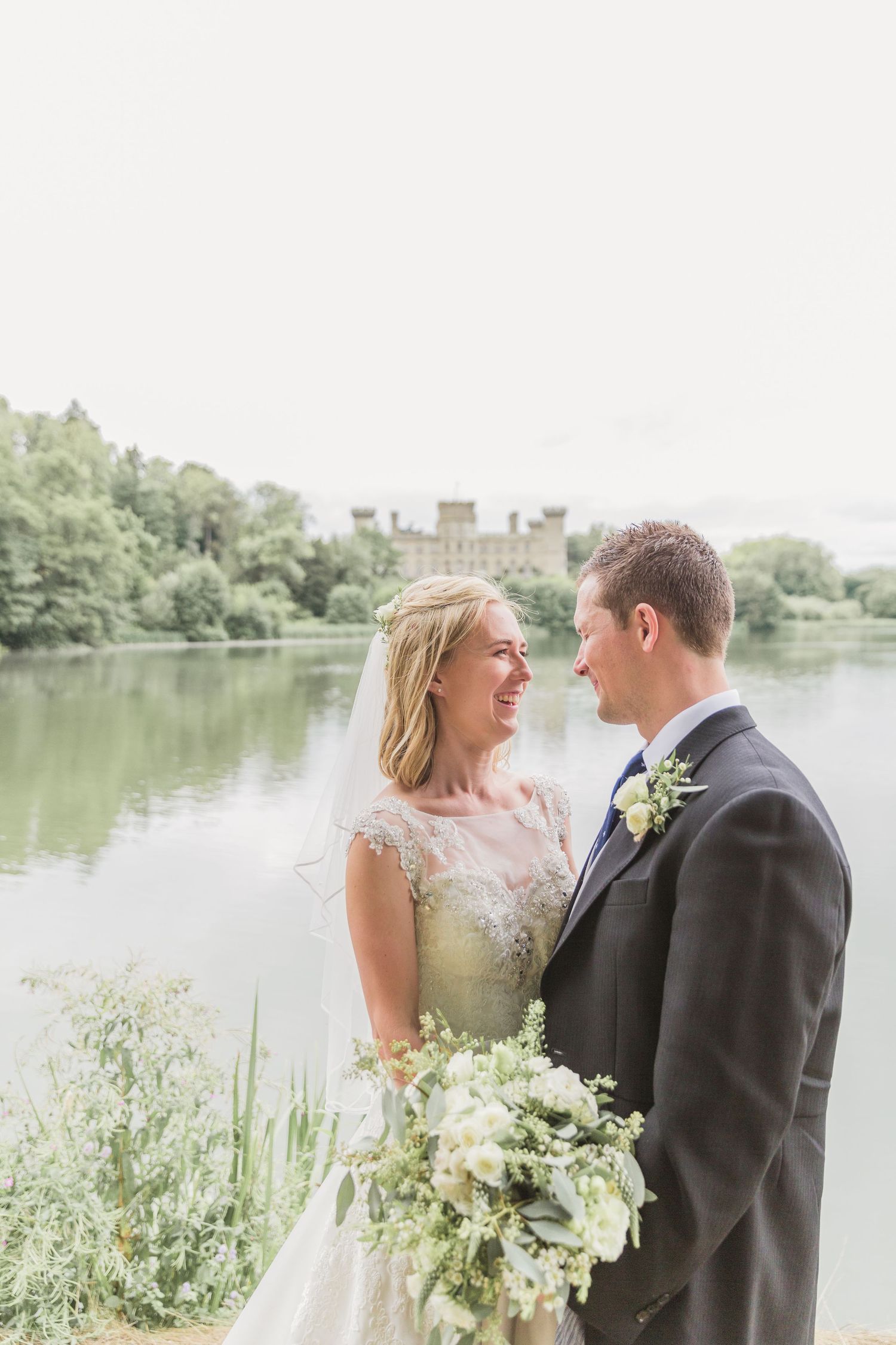 Hayley Elizabeth photography wedding photography eastnor castle Herefordshire