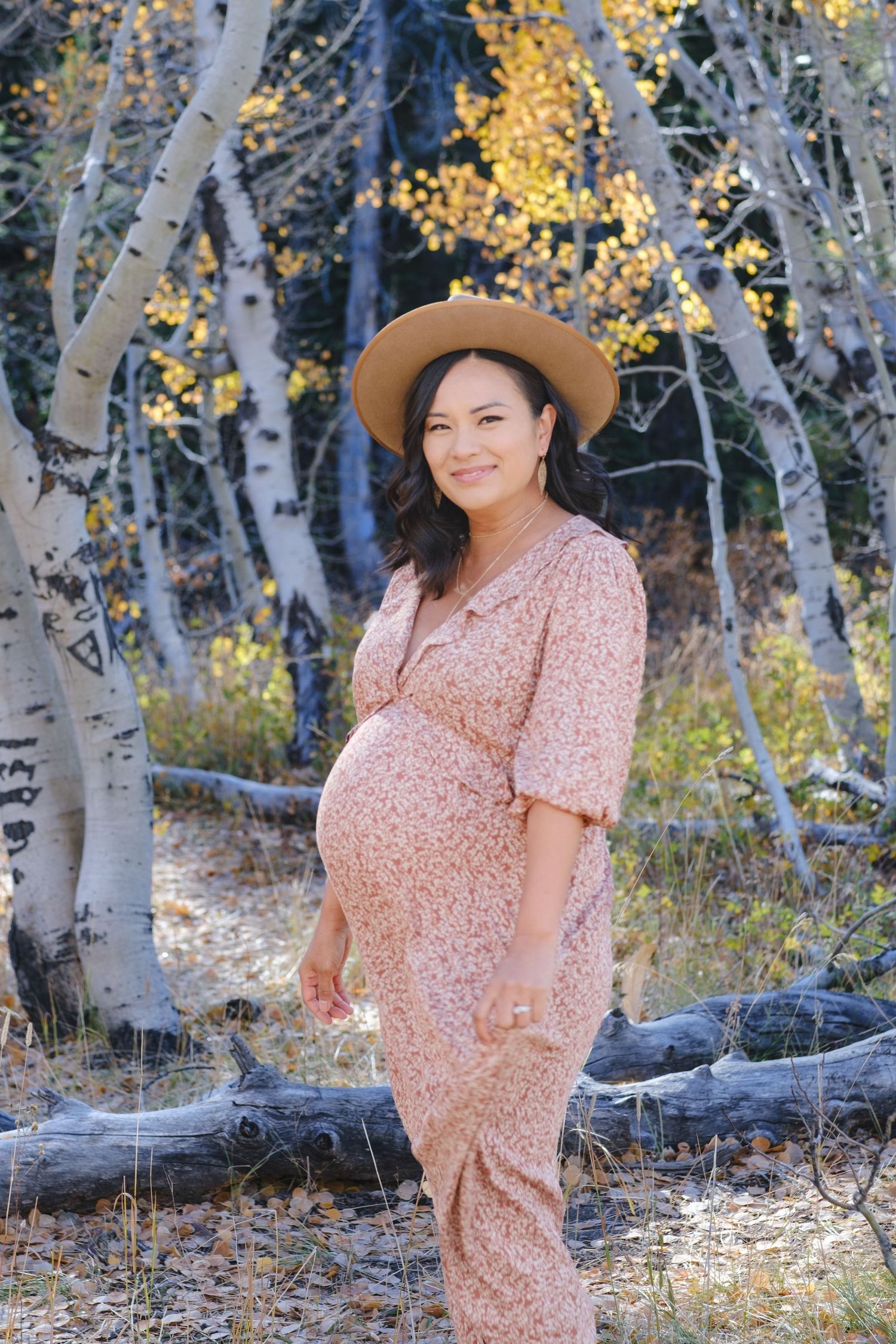 Pregnant Woman in Aspens - Reno Maternity Photographer