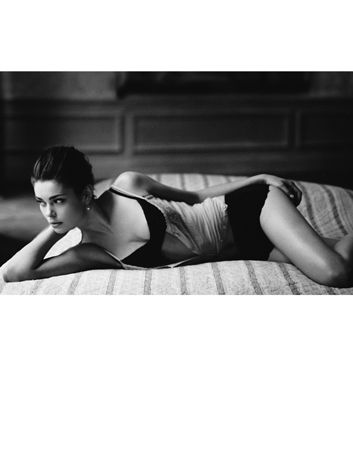 Frauenporträt mit natürlichem Licht – zeitlose, ausdrucksstarke Fotografie von Andrea Fotografie | klickundgluecksfotos.de